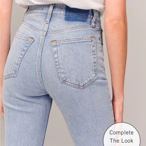 ABERCROMBIE Ultra High Rise Ankle Straight Jean